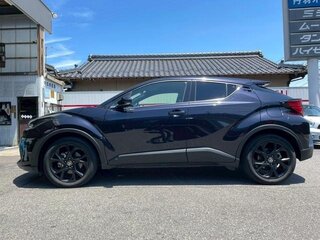 2022 Toyota C-HR I Рестайлинг, чёрный, 1900000 рублей, вид 5