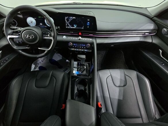 2022 Hyundai Avante VII, чёрный, 1690000 рублей - вид 6