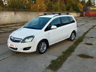 2012 Opel Zafira B Рестайлинг, белый, 610000 рублей, вид 1