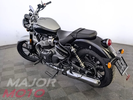 2026 Royal Enfield Super Meteor, серый, 773000 рублей, вид 3