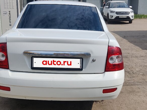 2011 Lada (ВАЗ) Priora I, белый, 300000 рублей - вид 4