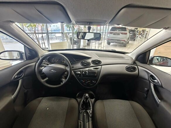 2004 Ford Focus I Рестайлинг, красный, 169000 рублей - вид 10