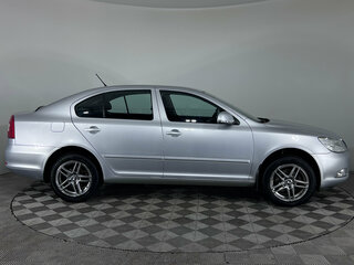 2011 Skoda Octavia DSG7 II (A5) Рестайлинг, серебристый, 1040000 рублей, вид 4