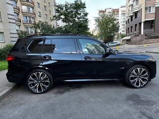 2023 BMW X7 M60i I (G07) Рестайлинг, чёрный, 12400000 рублей, вид 5