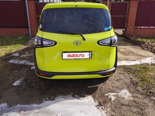 2020 Toyota Sienta II Рестайлинг, жёлтый, 1450000 рублей, вид 3