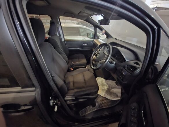 2014 Toyota Voxy III (R80), чёрный - вид 7