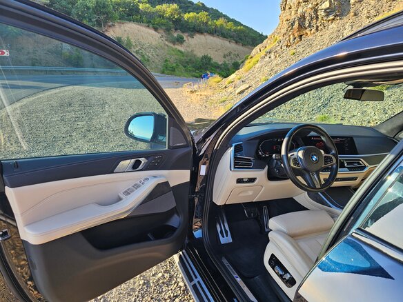 2020 BMW X7 40i I (G07), чёрный, 7500000 рублей - вид 10