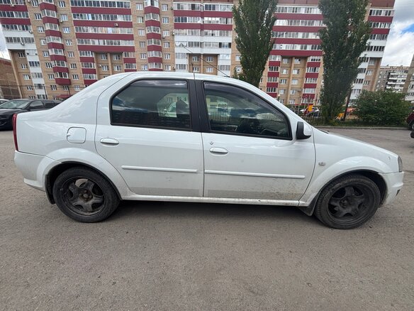 2013 Renault Logan I Рестайлинг, белый, 475000 рублей - вид 1