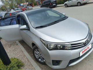 2013 Toyota Corolla XI (E160, E170, E180), серебристый, 1250000 рублей, вид 3