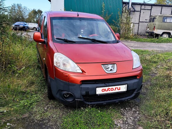 2009 Peugeot Partner II, красный, 800000 рублей