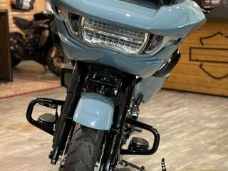 2024 Harley-Davidson Road Glide, голубой, 3600000 рублей, вид 4