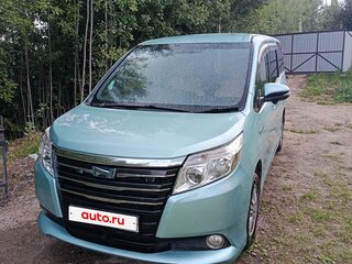 2015 Toyota Noah III (R80), голубой, 1750000 рублей, вид 1