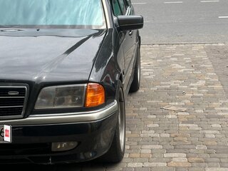 1994 Mercedes-Benz C-Класс 220 I (W202), чёрный, 550000 рублей, вид 2