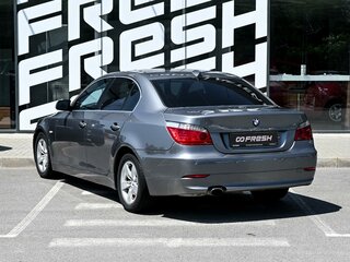 2009 BMW 5 серии 520i V (E60/E61) Рестайлинг, серый, 1129000 рублей, вид 2