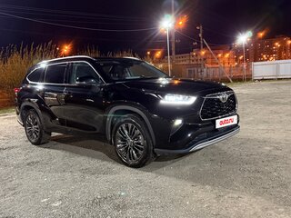 2025 Toyota Highlander IV (XU70), чёрный, 5600000 рублей, вид 3