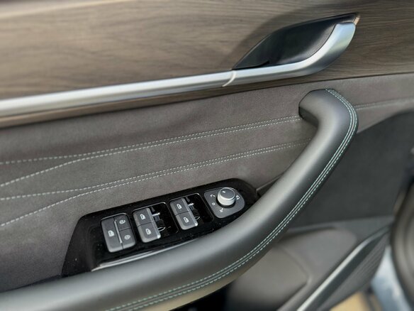 2026 Geely Monjaro I Рестайлинг, серый - вид 21