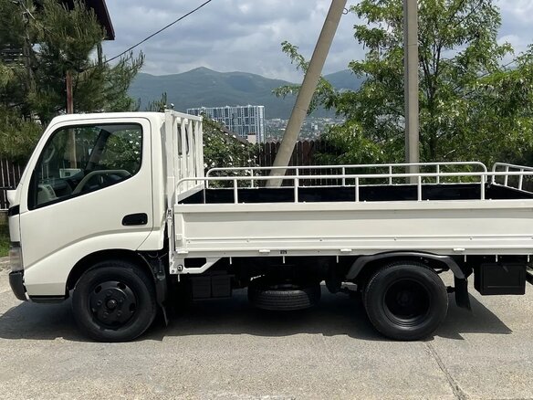2004 Toyota Dyna, белый, 1450000 рублей - вид 33