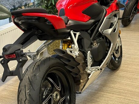 2025 QJMotor SRK 921 RR, красный, 1150000 рублей, вид 3