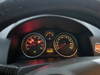 2011 Opel Astra H Рестайлинг, серый, 550000 рублей, вид 5