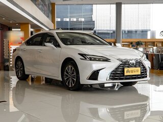 2026 Lexus ES 200 VII Рестайлинг 2, белый, 5745000 рублей, вид 3