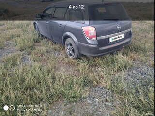 2011 Opel Astra H Рестайлинг, серебристый, 405000 рублей, вид 4