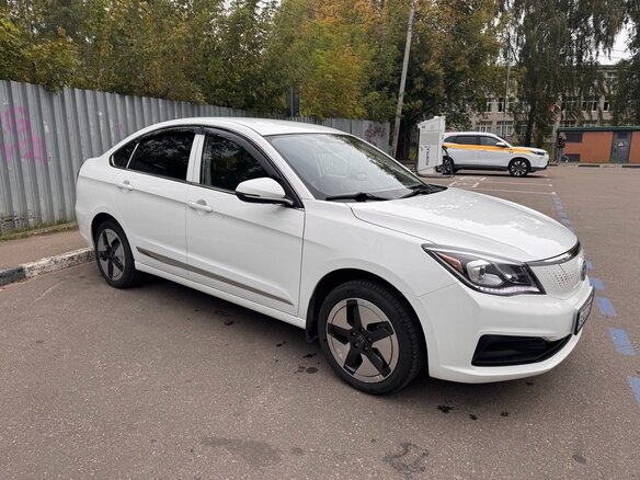 2025 Evolute i-Pro, белый - вид 2