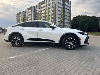 2023 Toyota Crown XVI (S230), белый, 3825000 рублей, вид 4