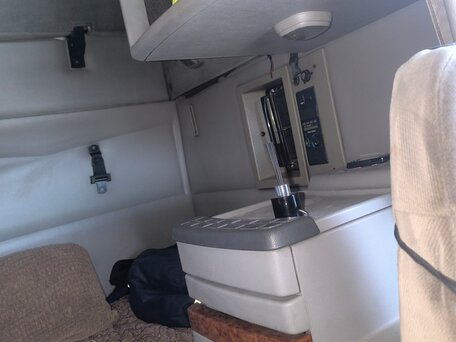 2003 Volvo VNL, бежевый, 1950000 рублей, вид 5