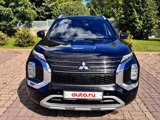 2023 Mitsubishi Outlander IV, чёрный, 3600000 рублей, вид 1