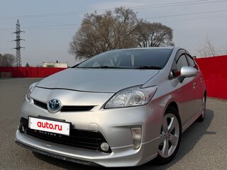 2014 Toyota Prius III Рестайлинг (XW30), серебристый, 1100000 рублей, вид 2