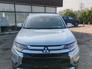 2016 Mitsubishi Outlander III Рестайлинг 2, серебристый, 1799000 рублей, вид 5