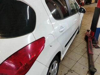 2010 Peugeot 308 I, белый, 250000 рублей, вид 3