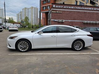 2019 Lexus ES 350 VII, белый, 4700000 рублей, вид 4