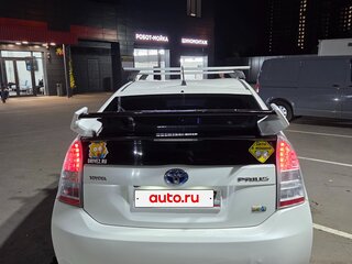 2010 Toyota Prius III (XW30), белый, 1150000 рублей, вид 3