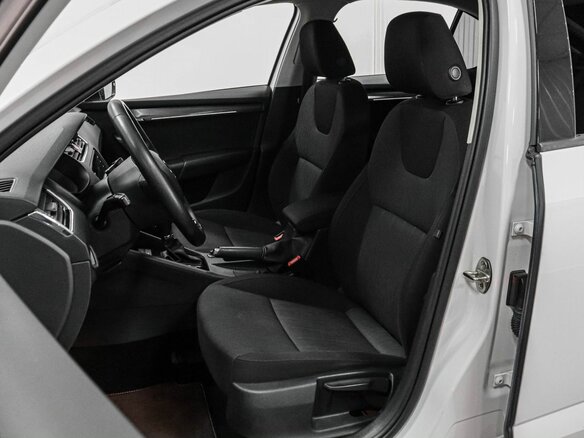 2018 Skoda Octavia III (A7) Рестайлинг, белый, 2349000 рублей - вид 7