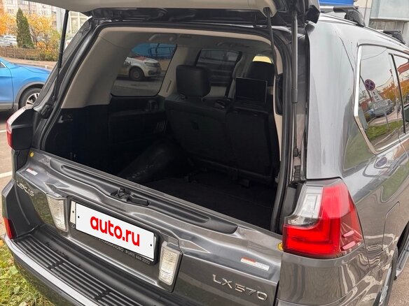 2015 Lexus LX 570 III Рестайлинг 2, серый, 7600000 рублей - вид 10