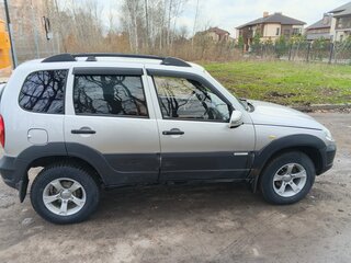 2012 Chevrolet Niva I Рестайлинг, серебристый, 520000 рублей, вид 4