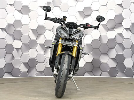 2021 Triumph Speed Triple, серый, 1427000 рублей, вид 5