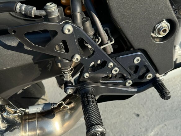 2011 Yamaha FZ1, белый, 700000 рублей - вид 12