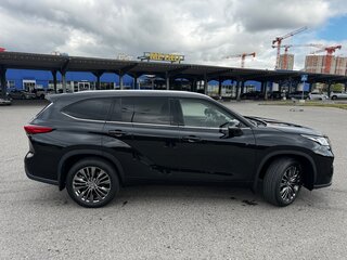 2025 Toyota Highlander IV (XU70), чёрный, 5700000 рублей, вид 4