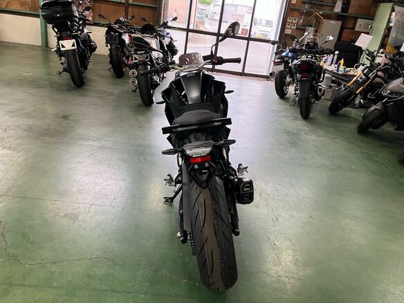 2024 BMW F 900 R, чёрный, 1277000 рублей - вид 3