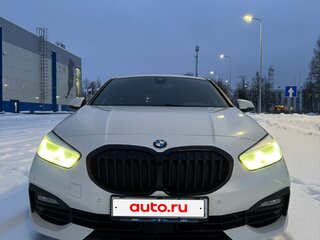 2021 BMW 1 серии 118i III (F40), белый, 1950000 рублей, вид 2