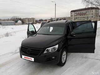 2010 Volkswagen Tiguan I, чёрный, 999999 рублей, вид 2