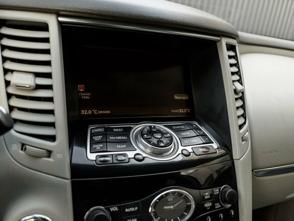 2009 Infiniti FX35 II (S51), белый, 1550000 рублей - вид 21