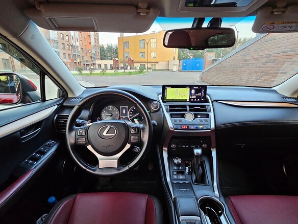 2019 Lexus NX 200 I Рестайлинг, красный, 3650000 рублей - вид 16
