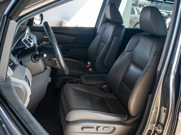 2014 Honda Odyssey (North America) IV, серый, 2800000 рублей - вид 10