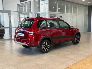 2026 Lada (ВАЗ) Granta Cross I Рестайлинг, красный, 1216000 рублей, вид 4