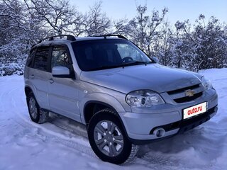 2014 Chevrolet Niva I Рестайлинг, серебристый, 750000 рублей, вид 2