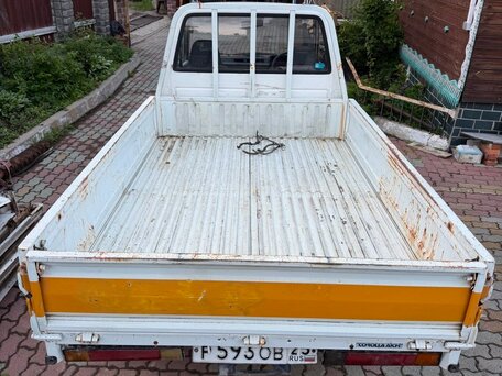 1988 Toyota TownAce, белый, 600000 рублей, вид 5