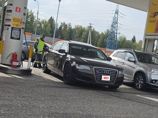 2010 Audi A8 Long III (D4), коричневый, 1350000 рублей, вид 1